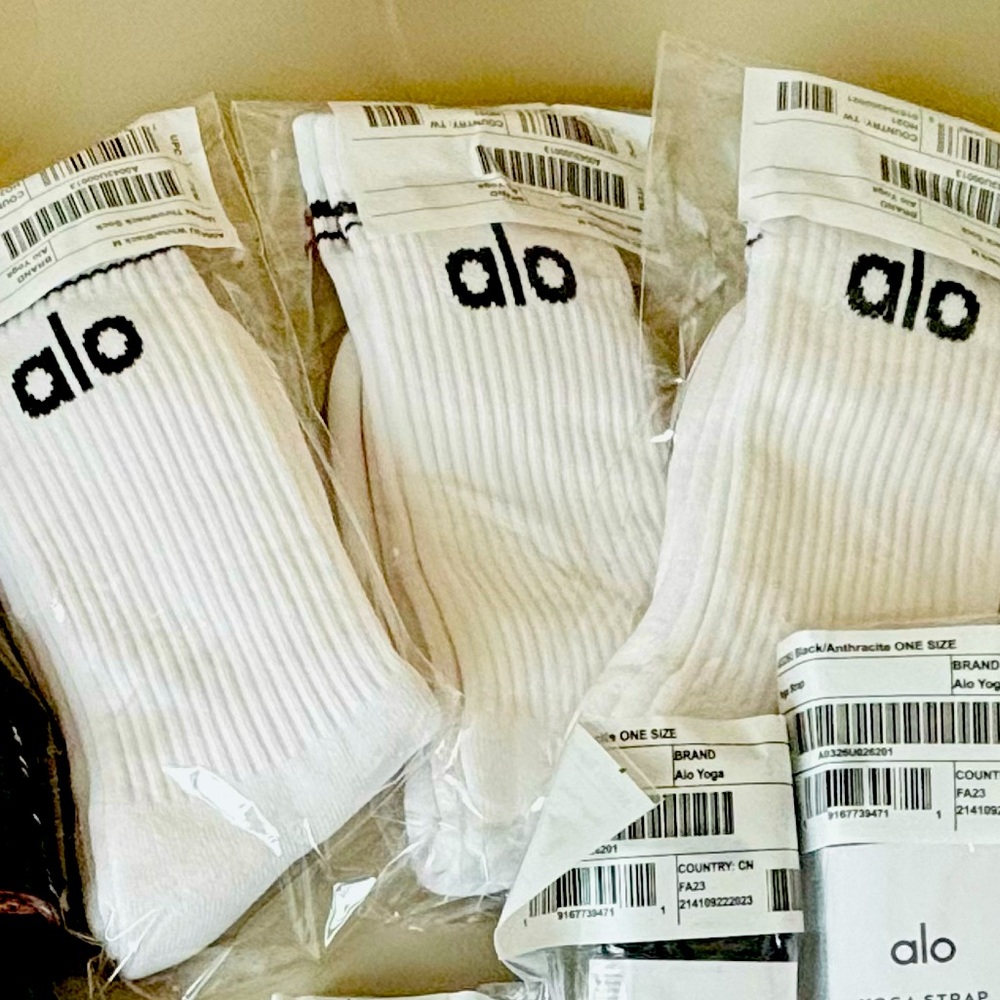 *ALO SOCKS (4)*